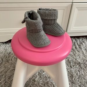 Baby Girl Gray Boots 0-3 months